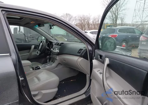 2012 Toyota Highlander Se V6 z USA, uszkodzony, nr VIN 5TDBK3EH7CS123699